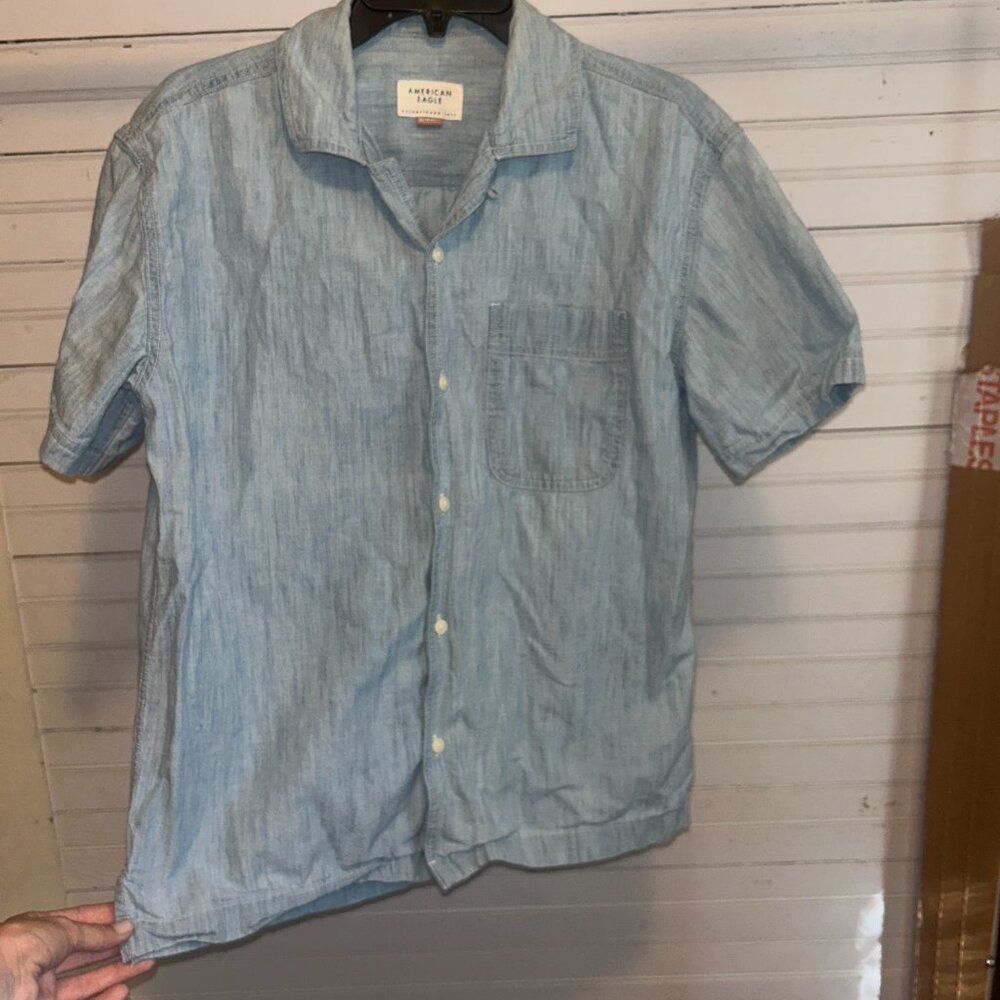 XS Mens American Eagle short-sleeve button down shirt